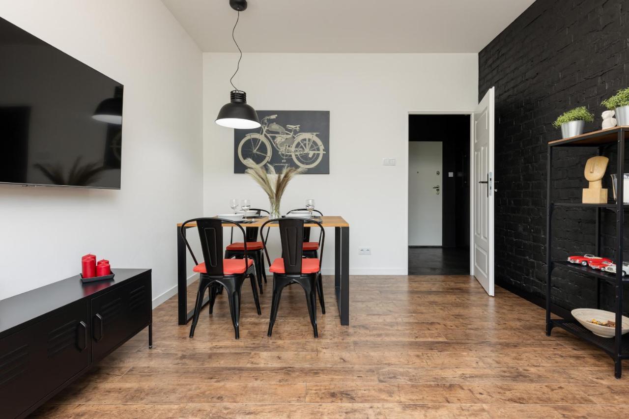 Stylish & Trendy 1 Bedroom Apartment Wola With Parking By Renters Varšava Exteriér fotografie