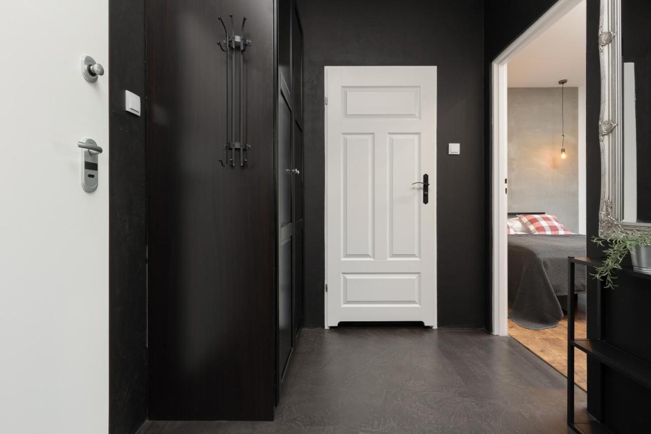 Stylish & Trendy 1 Bedroom Apartment Wola With Parking By Renters Varšava Exteriér fotografie