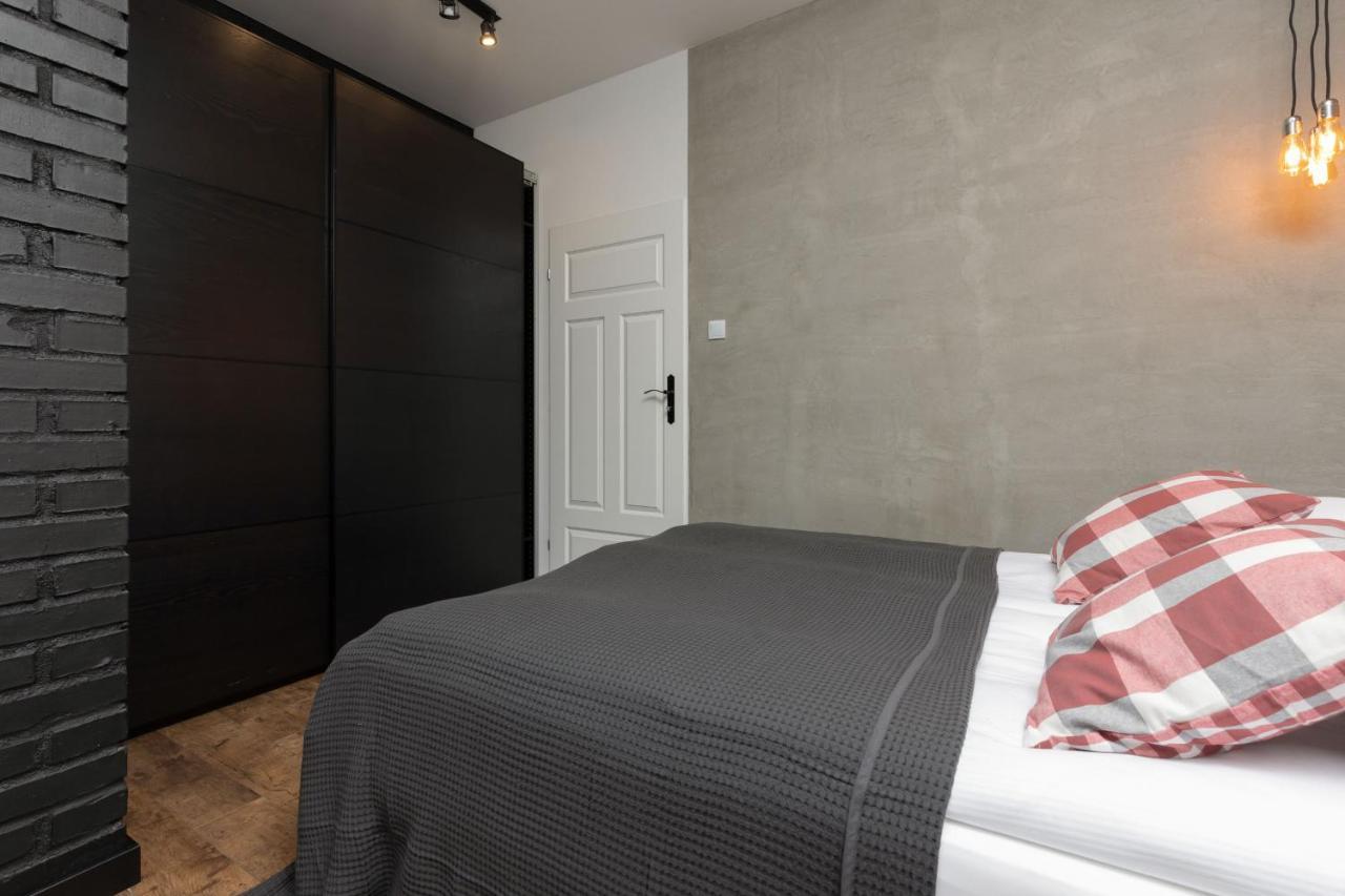 Stylish & Trendy 1 Bedroom Apartment Wola With Parking By Renters Varšava Exteriér fotografie
