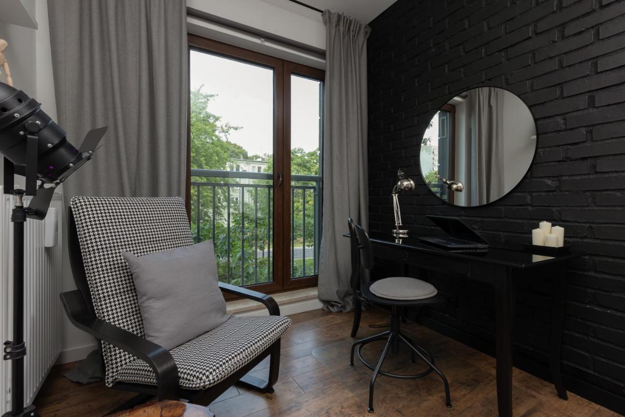 Stylish & Trendy 1 Bedroom Apartment Wola With Parking By Renters Varšava Exteriér fotografie